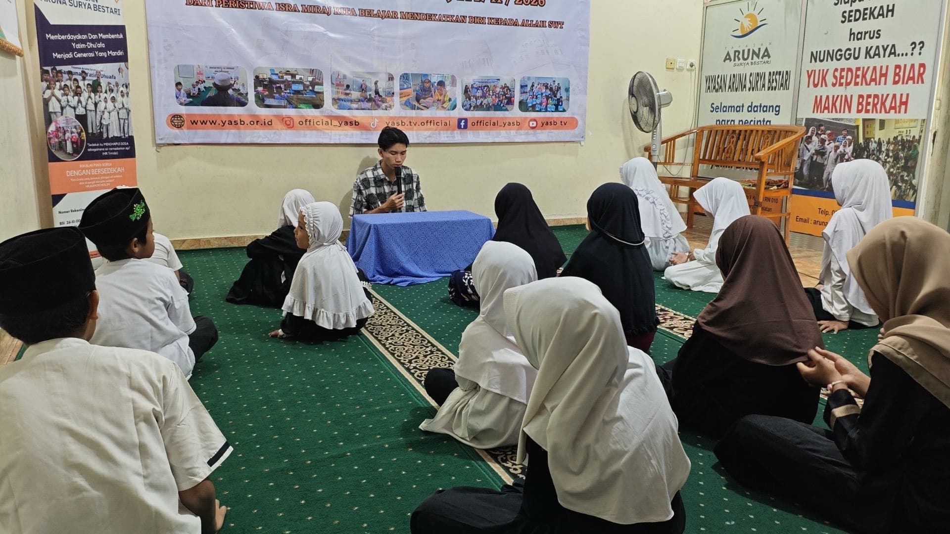 Peringatan Isra Mi'raj bersama anak-anak binaan